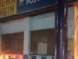 Tuntut Reformasi Polri, Massa Aksi Demonstran di Makassar Bakar Pos Lalulintas