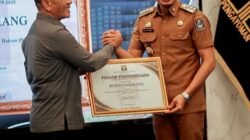 Bupati Enrekang Terima Penghargaan dari Mentri Hukum dan HAM  RI atas Komitmen dalam Membentuk Pos Bantuan Hukum