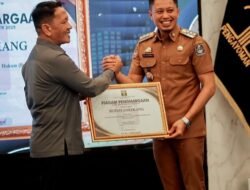 Bupati Enrekang Terima Penghargaan dari Mentri Hukum dan HAM  RI atas Komitmen dalam Membentuk Pos Bantuan Hukum