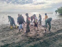 Koramil 1406-10/Pitumpanua Gelar Karya Bakti Bersihkan Pantai Siwa dari Sampah Laut