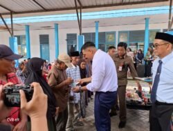 Bupati Bantaeng Serahkan Bantuan Langsung Tunai Kepada Warga Penerima Manfaat