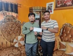 Huadi Group Bantu Token Listrik untuk Penerangan Jalan di Desa Papanloe