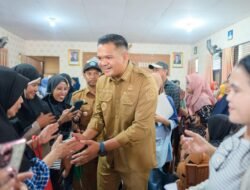 Bupati Bantaeng Serahkan Bantuan BLTS Untuk 2 Ribu Warga Bisappu