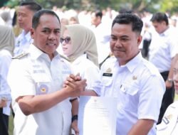 Bupati Wajo Serahkan SK Kepada 4.008 Orang Pegawai Pemerintah Perjanjian Kerja (PPPK) Paruh Waktu