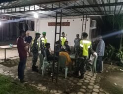 Koramil 1406-07/Takkalalla Bersama Linmas dan Tokoh Masyarakat Gelar Patroli Cipta Kondisi di Wajo