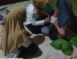 UPT Puskesmas Baruga Mengunjungi Ibu Nifas di Desa Papanloe, Kapus: Kesehatan Masyarakat Prioritas Utama Kami