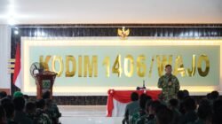 Dandim 1406/Wajo Berikan Jam Komandan, Tegaskan Disiplin dan Loyalitas Prajurit