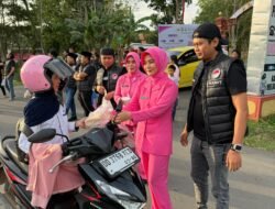 Satresnarkoba Polres Wajo dan Bhayangkari Berbagi Takjil, AKP Prawira Wardany: Perang Melawan Narkoba Tanggung Jawab Bersama