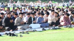 Shalat Bersama Warga, Bupati Paris Yasir:  Ekonomi Tumbuh 6,59% dan Daya Saing Meningkat