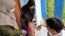 Respon Cepat, Tim Kesehatan UPT Puskesmas Lasepang Langsung Mengunjungi Rumah Anak Yang Dikabarkan Menderita Penyakit Menular di Desa Biangkeke