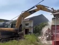 Sengketa Lahan Memanas, 13 Rumah di Perumahan Aliqa Makassar Diratakan Ekskavator