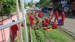 Koramil 1406-07/Takkalalla Laksanakan Karya Bhakti Bersama Siswa SDN 225 Peneki