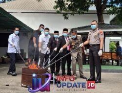 Kejari Bantaeng Musnahkan Barang Bukti Perkara Tindak Pidana Berkekuatan Hukum Tetap Tahun 2026, Perkara Narkotika Paling Banyak