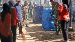 Koramil 1406-01/Tempe Laksanakan Karya Bhakti Pembersihan Saluran Air Bersama Masyarakat