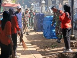 Koramil 1406-01/Tempe Laksanakan Karya Bhakti Pembersihan Saluran Air Bersama Masyarakat