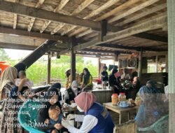 UPT Puskesmas Baruga Melaksanakan Pelayanan Imunisasi Rutin di Desa Papanloe