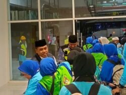 Bupati Wajo Jemput 384 Jamaah Haji di Bandara Internasional Hasanuddin