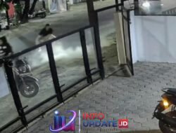 Tengah Malam, Puluhan Pemuda Yang Diduga Geng Motor Lempari  Warga Dengan Batu di Depan Gym Makassar