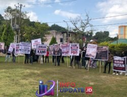 Gelar Aksi di Depan PN Sengkang, KPH Masyarakat Daraga Minta Hakim Putus Perkara Berdasarkan Fakta Persidangan