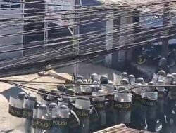 Konstatering Lahan di Aditarina Makassar Ricuh, Warga Lempari Polisi Pakai Batu dan Petasan