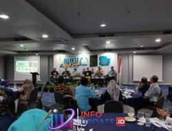 Dua Orang Professor dan Ustazd Mengkaji “Buku Ngaji Sugih” Karya Hj. Soraya