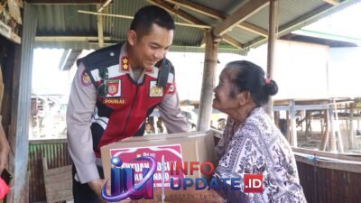 Sambut HUT ke-81 RI, Kapolres Wajo Turun Langsung Bagikan 30 Dos Bansos ke Warga di TPI 45