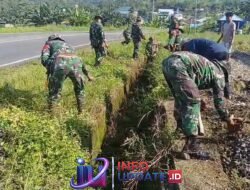 Koramil 1406-10/Pitumpanua laksanakan Karya Bhakti bersihkan selokan dan saluran air