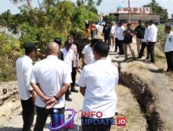 Bupati Wajo Tinjau Jalan Longsor di Warasalae, BBWS Pompengan Kaji Penanganannya