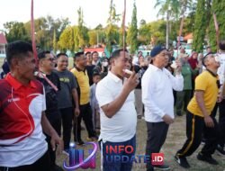 Meriahkan HUT Ke – 81 RI, Bupati Andi Rosman Ikut Lomba Lari Karung dan Makan Krupuk