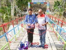 Bupati Enrekang H. Yusuf Ritangnga Resmikan jembatan Gantung Kaluppini