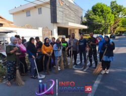 Bhabinkamtibmas Kunjung Mae Gelar Jumat Bersih, Sisipkan Himbauan Kamtibmas ke Warga
