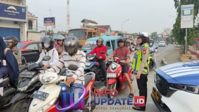 Satlantas Polres Maros Imbau Pengendara Gunakan Helm dengan Benar dan Hindari Kebutan