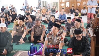 Jumat Keliling Jadi Sarana Kapolres Maros Perkuat Silaturahmi dengan Warga